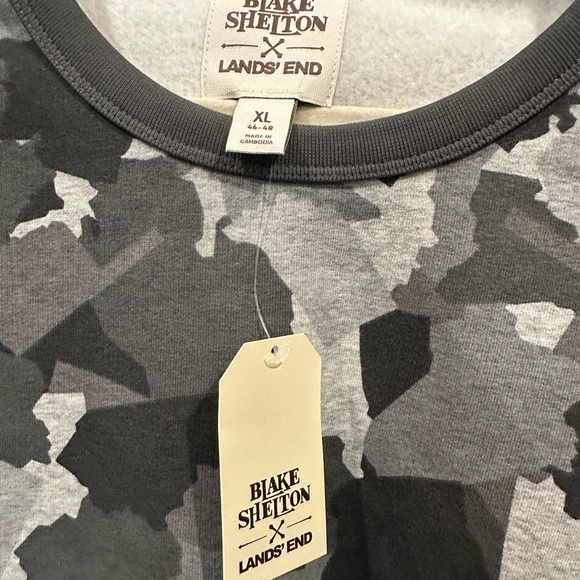 Blake Shelton x Lands' End Men's Camo Sweatshirt - Picture 2 of 3